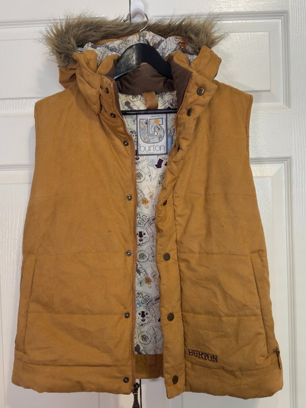 Burton Quilted Faux Suede Puffer Vest Fur Trim Hood Passport Print Size L